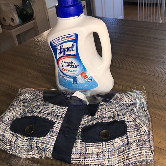 Tibi New York’s Chanel Style Knit Cropped Jacket 4 usable pockets. Hidden snaps. - Picture 16 of 16